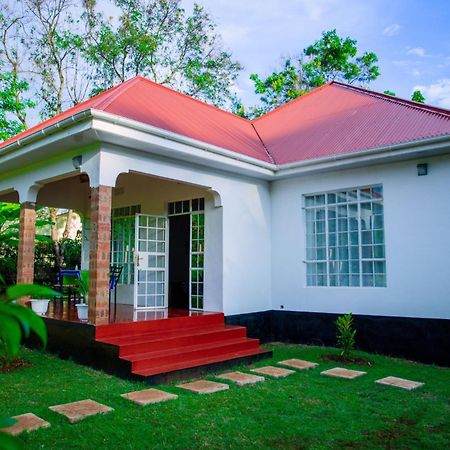 Royal Homestay Moshi Luaran gambar