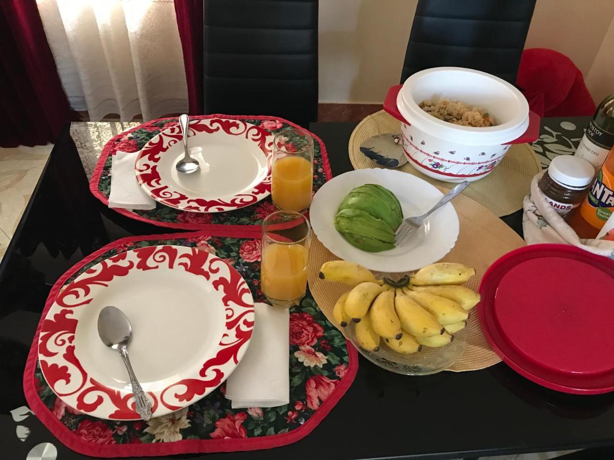Royal Homestay Moshi Luaran gambar