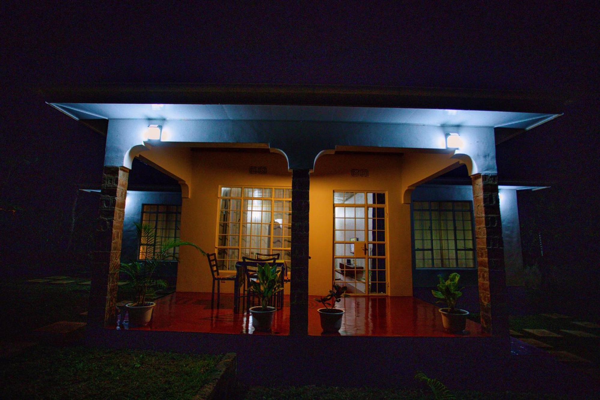 Royal Homestay Moshi Luaran gambar