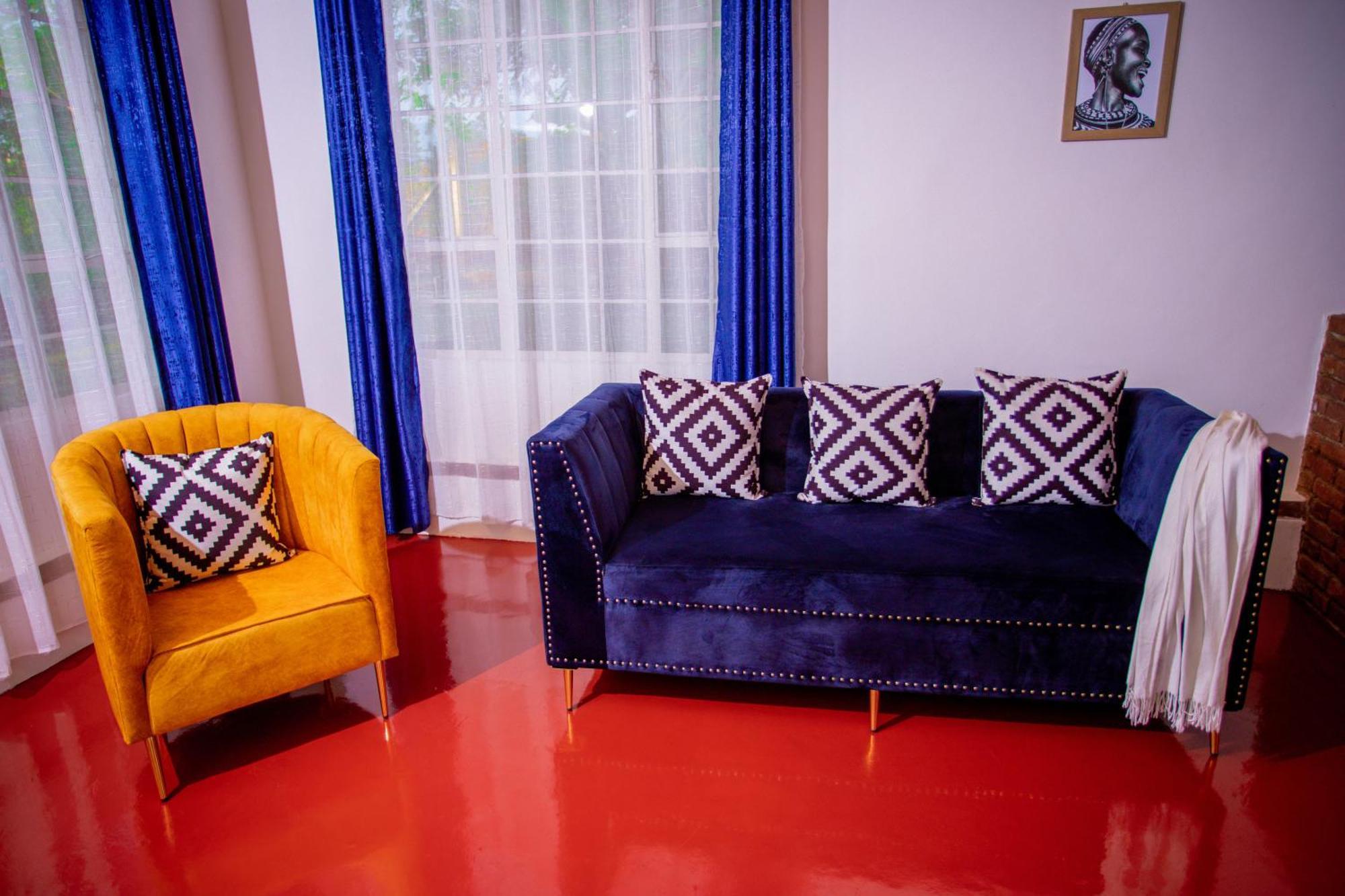 Royal Homestay Moshi Luaran gambar