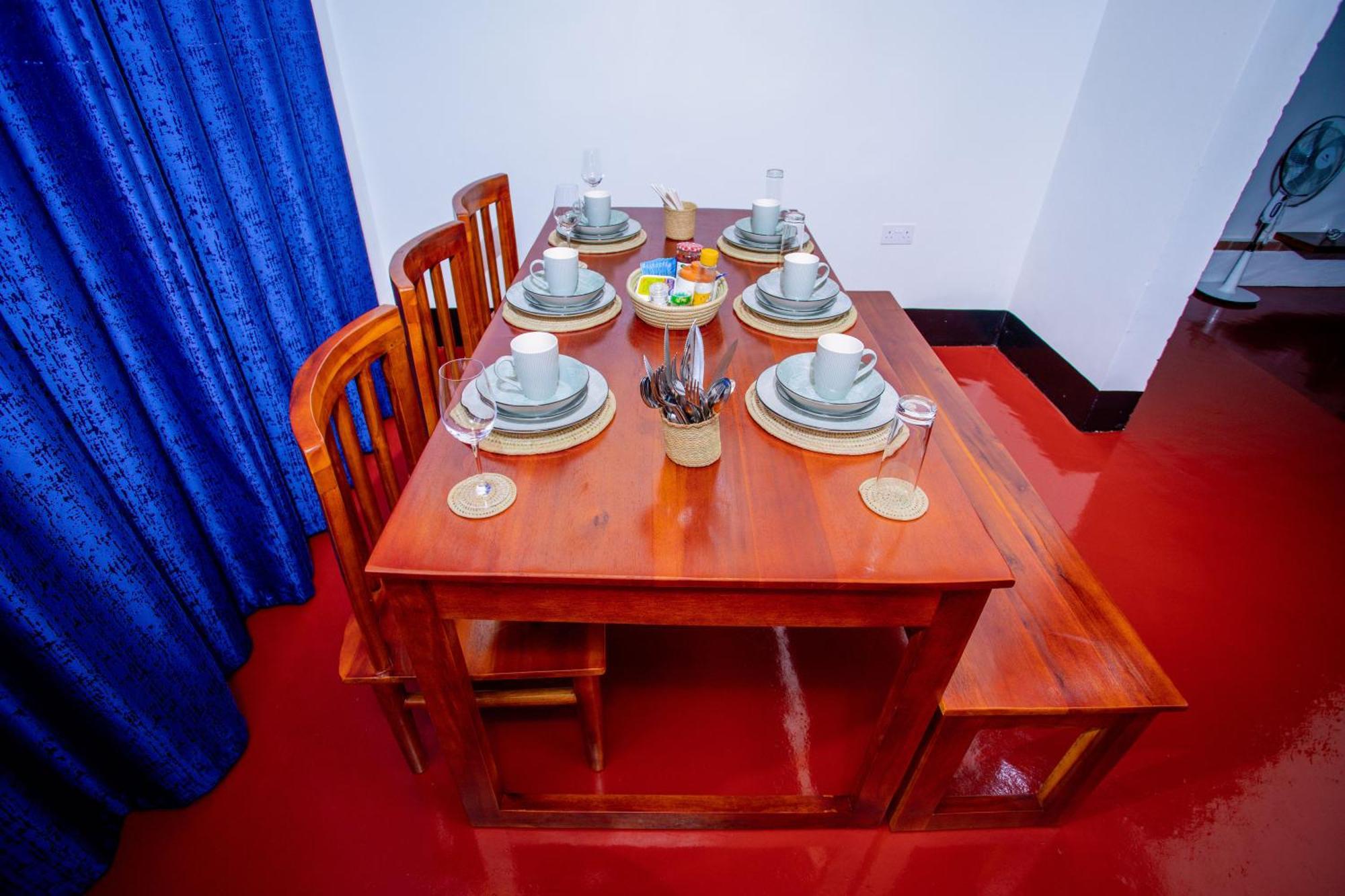 Royal Homestay Moshi Luaran gambar