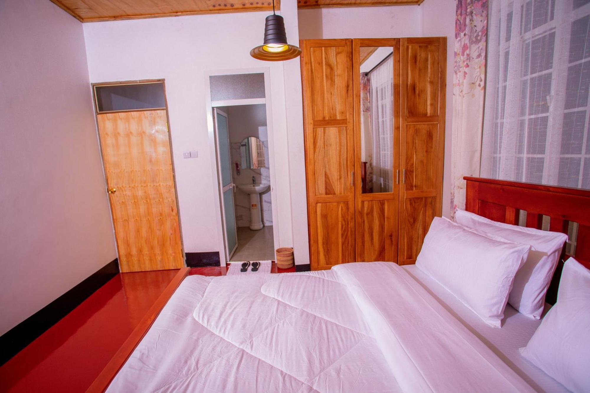 Royal Homestay Moshi Luaran gambar
