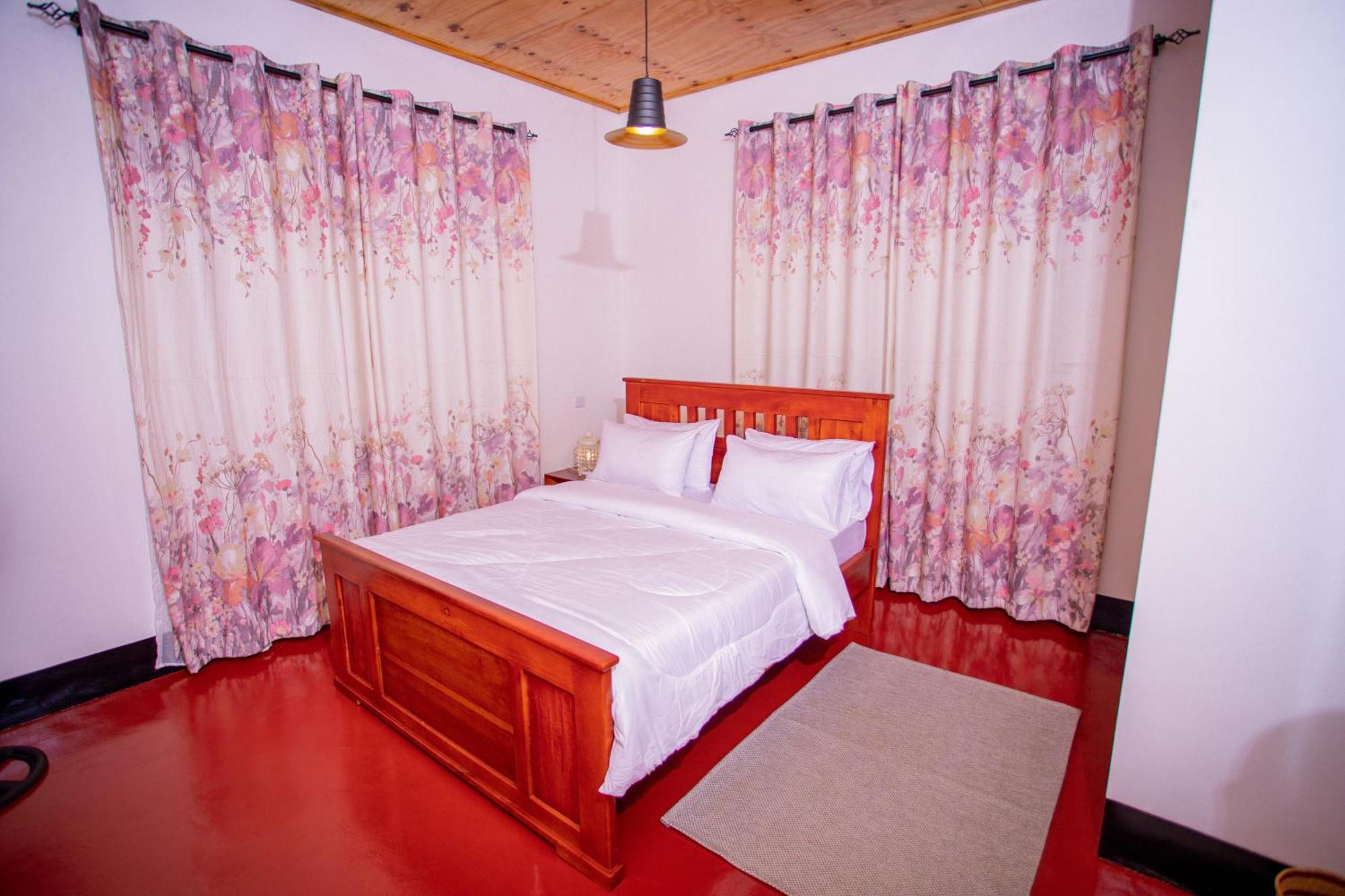 Royal Homestay Moshi Luaran gambar